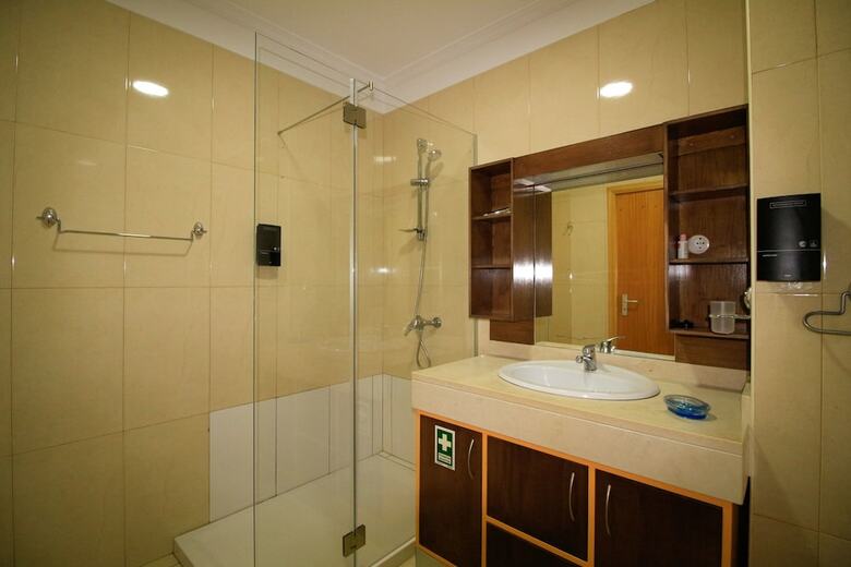 Apartamentos Luis Place Machico By Analodges