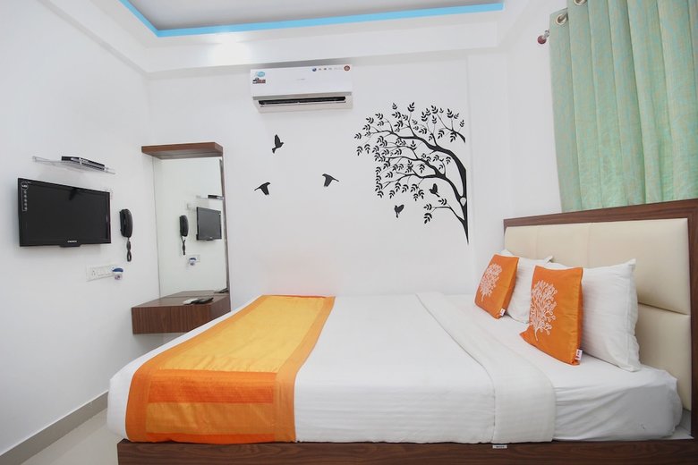 Hotel Oyo 4767 Royal Park