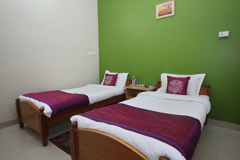 Hotel Oyo 8575 Shree Comforts