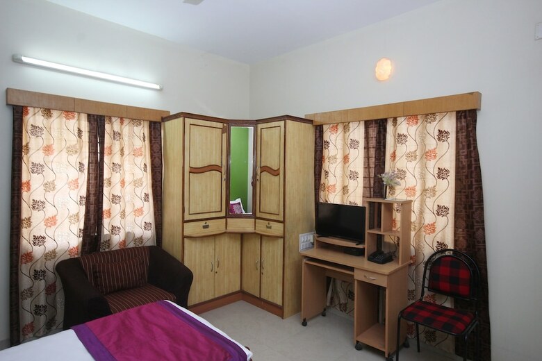 Hotel Oyo 8575 Shree Comforts