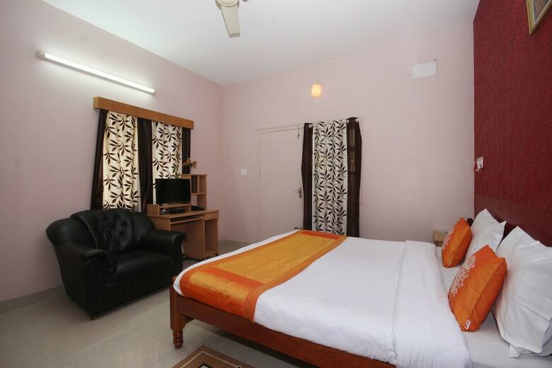 Hotel Oyo 8575 Shree Comforts