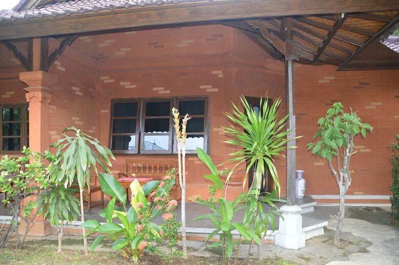 Bed & Breakfast Bagus Beach Resort
