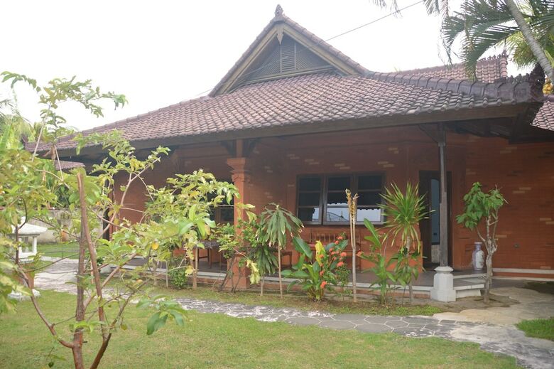 Bed & Breakfast Bagus Beach Resort