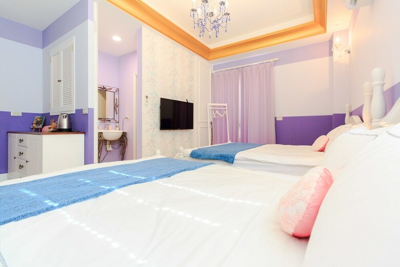 Alice Wonderland B&B
