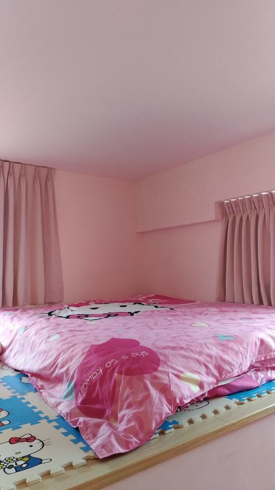 Alice Wonderland B&B