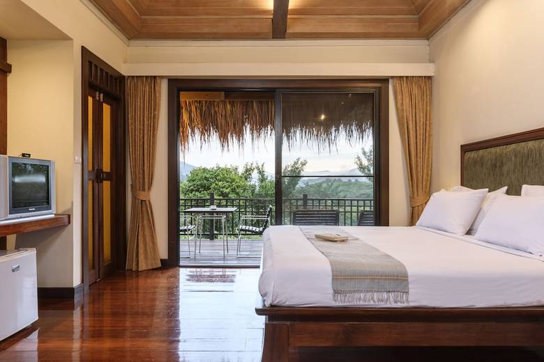 Hotel Rai Saeng Arun Resort