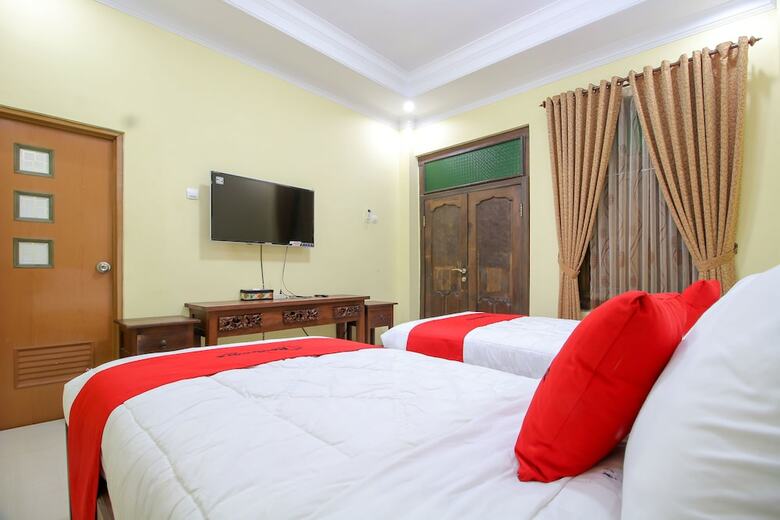Hotel Reddoorz Plus @ Maguwo