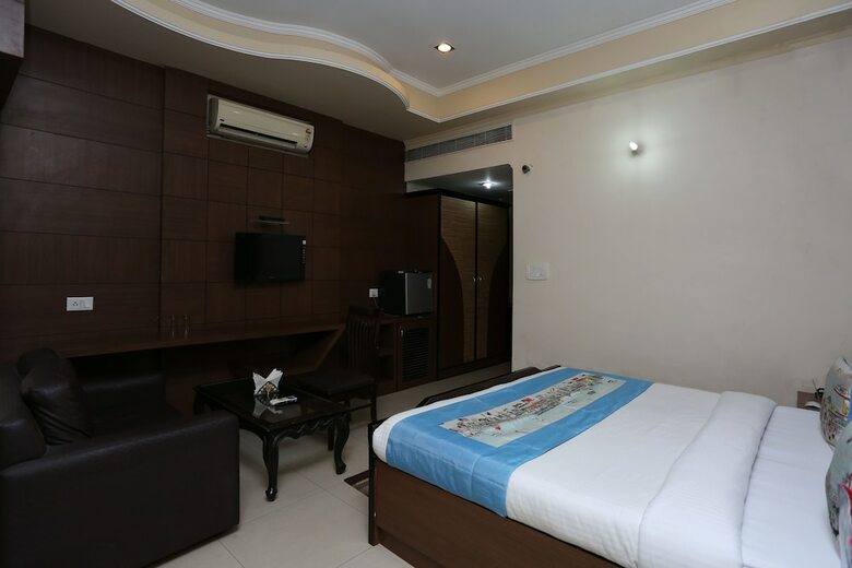 Oyo 1299 Hotel Mukut Regency