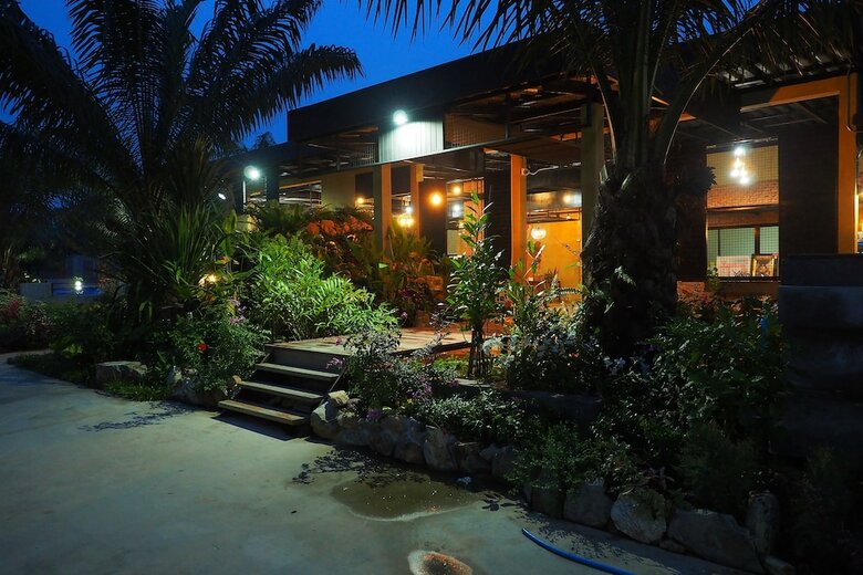 Hotel Palm Pran Resort