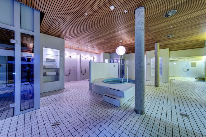 Hotel Collegium Glash�tten Gmbh