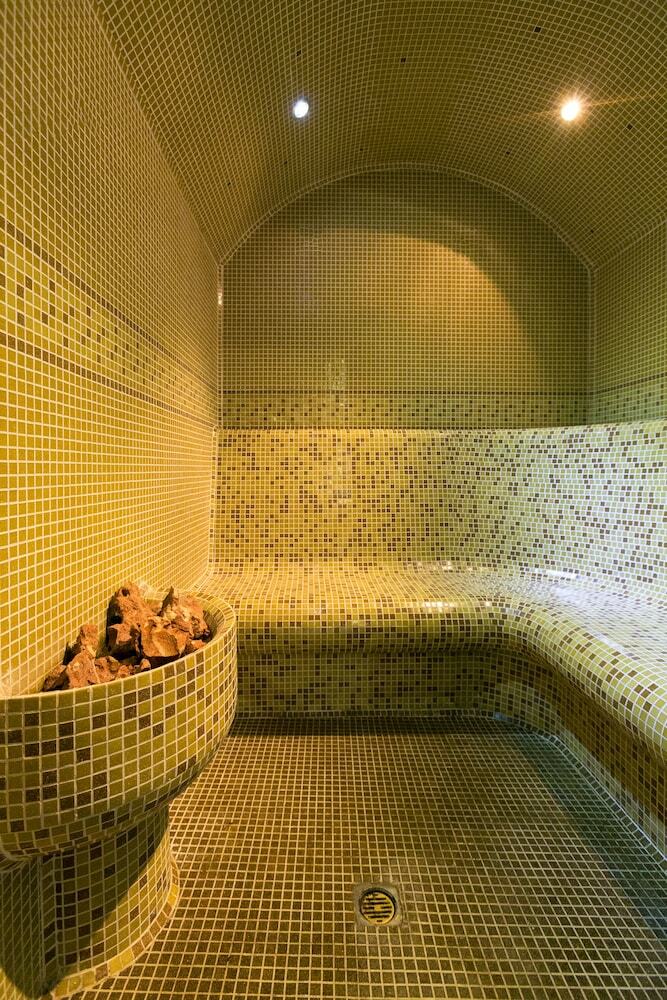 Romantica Forest Holiday Village
