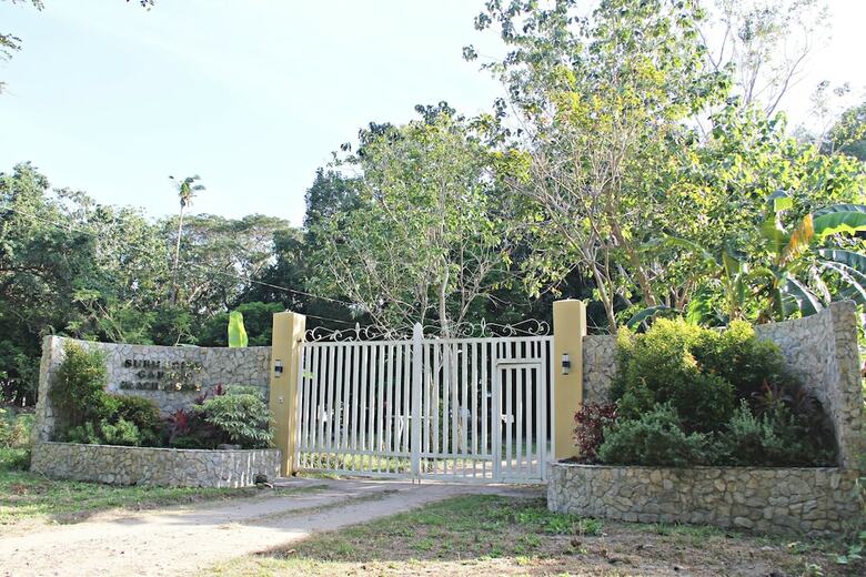 Hotel Submarine Garden Beach Resort