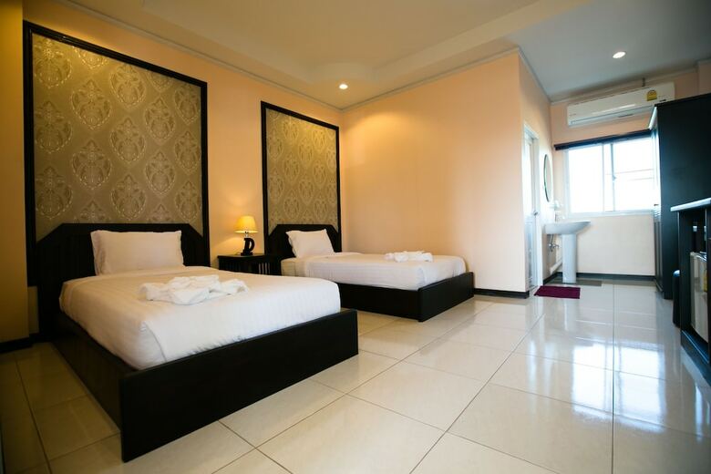 Hotel Pharadhevi