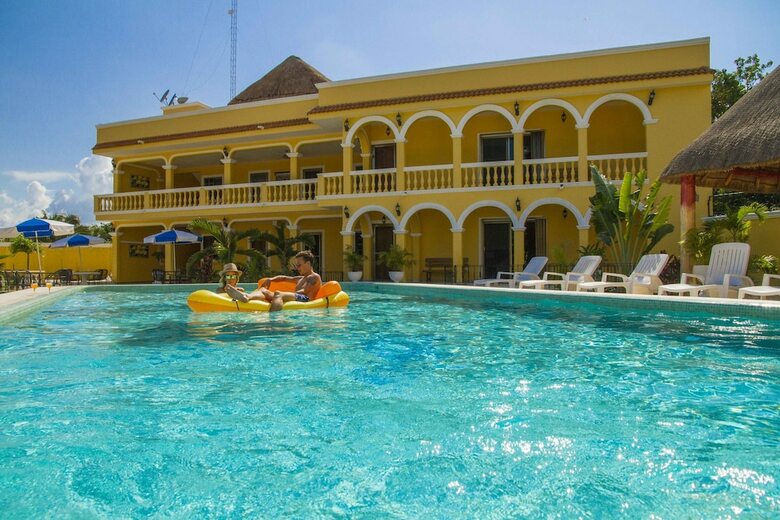 Hotel & Hacienda Scarlette