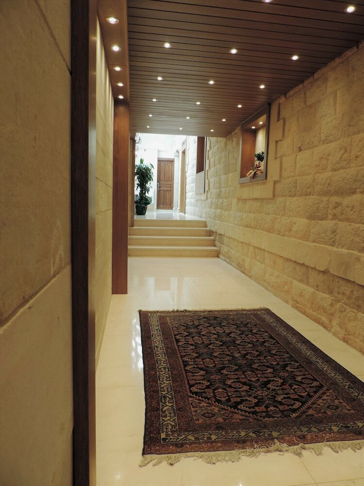 La Place Hotel