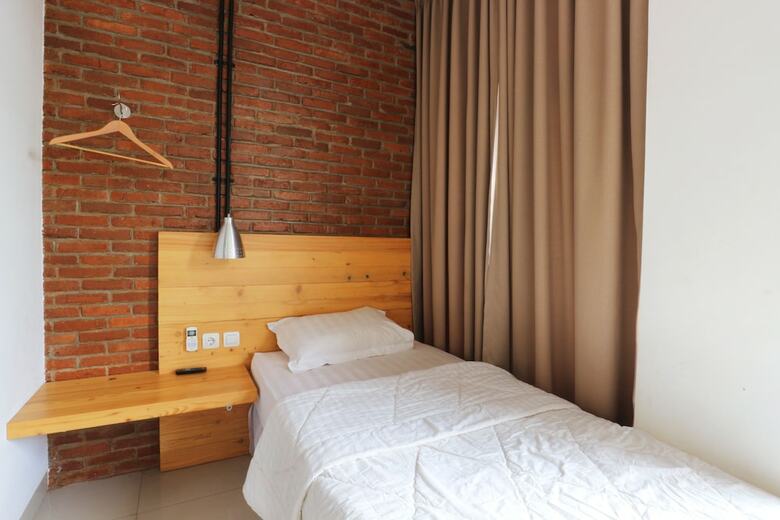 Hotel Urbana Homes