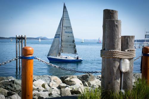 Hotel Sidney Waterfront Inn