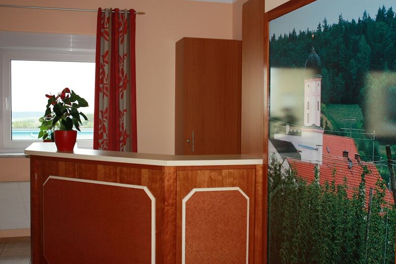 Hotel Boardinghaus Holledau Inn
