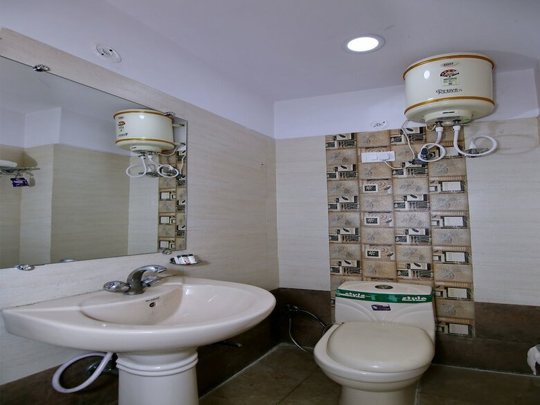 Oyo 8764 Hotel Green View Palace