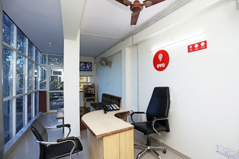 Oyo 10877 Hotel R K Residency
