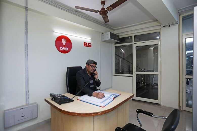Oyo 10877 Hotel R K Residency