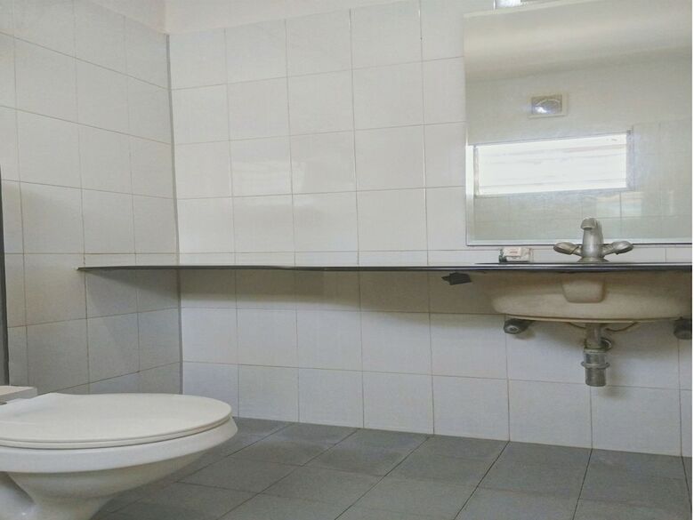 Oyo 11093 Hotel Rathod Suites