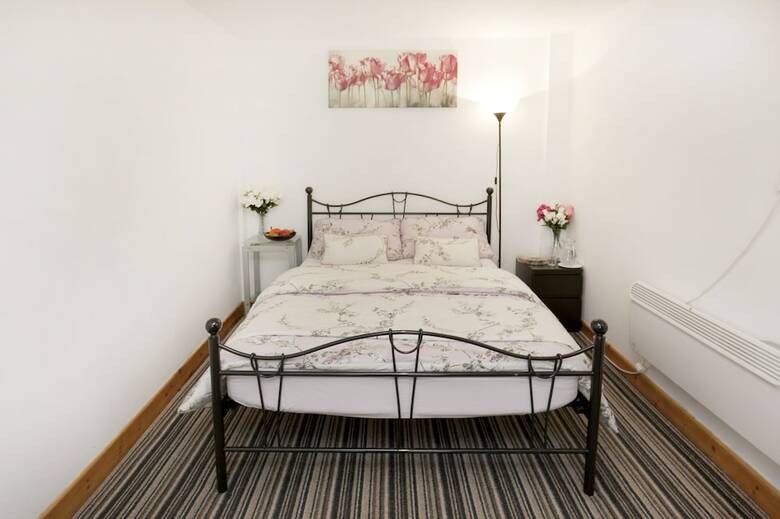Apartamentos Garden House Self Contained Annexe