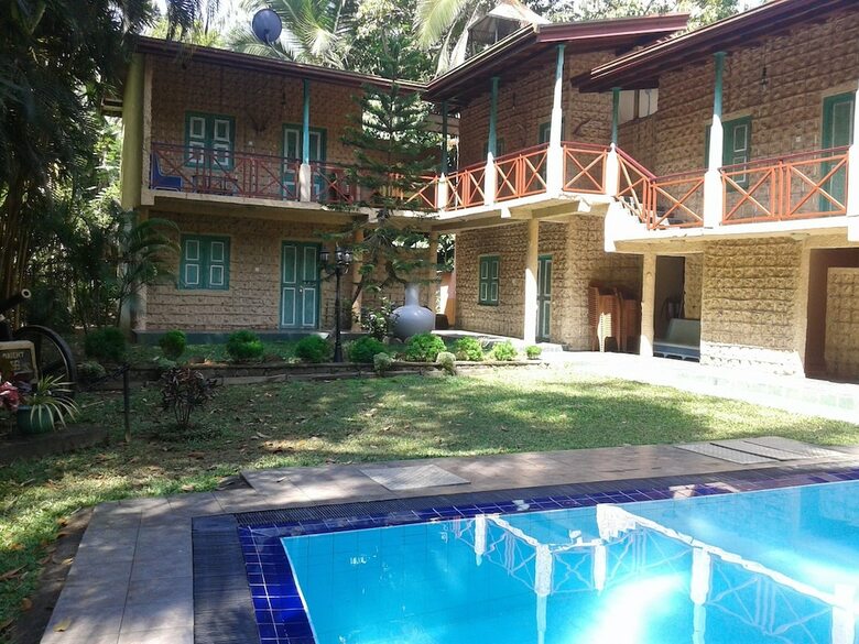 Hotel Hareesha Holiday Resort