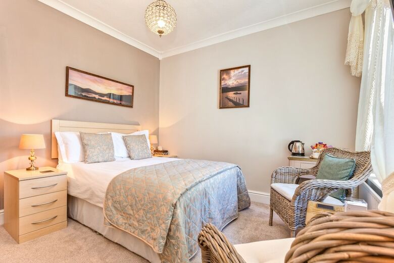 Hotel The Glen Guest House