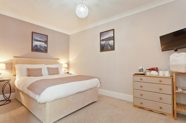 Hotel The Glen Guest House