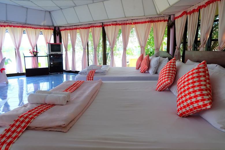 Hotel P Resort Riverside