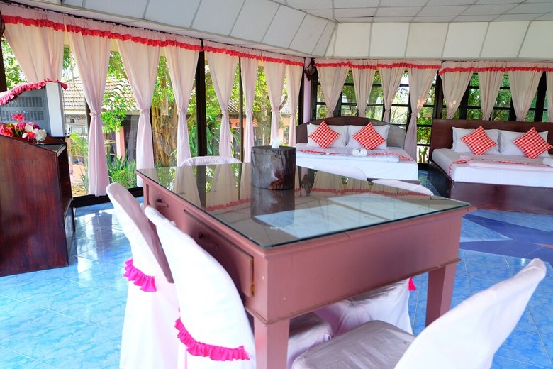 Hotel P Resort Riverside