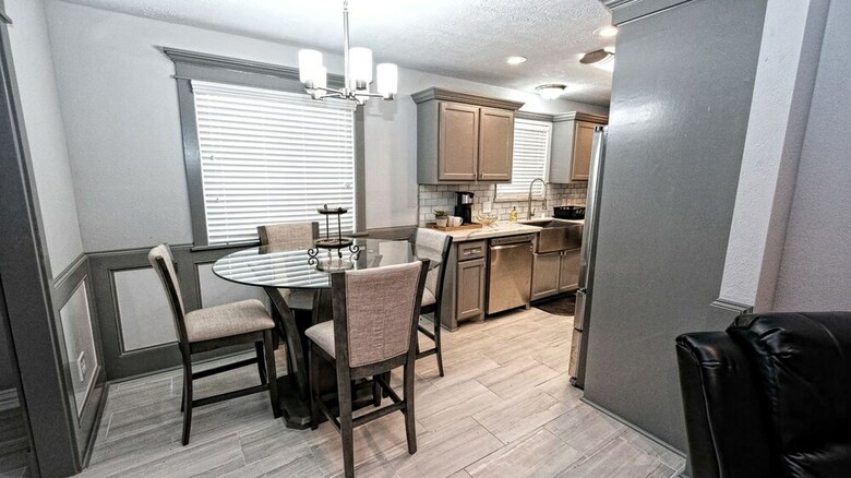 15206 Ridingwood Dr.