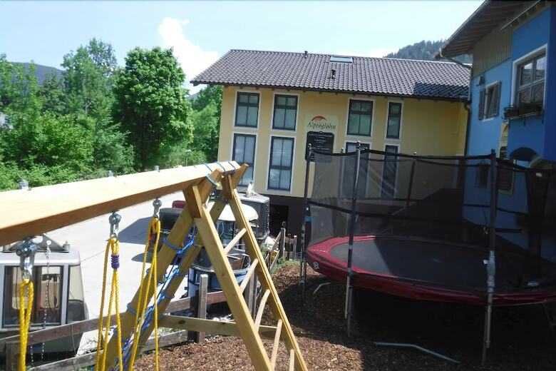 Aparthotel Ferienparadies Alpengl�hn