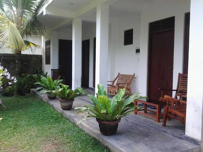 Hotel Orchid Villa  10
