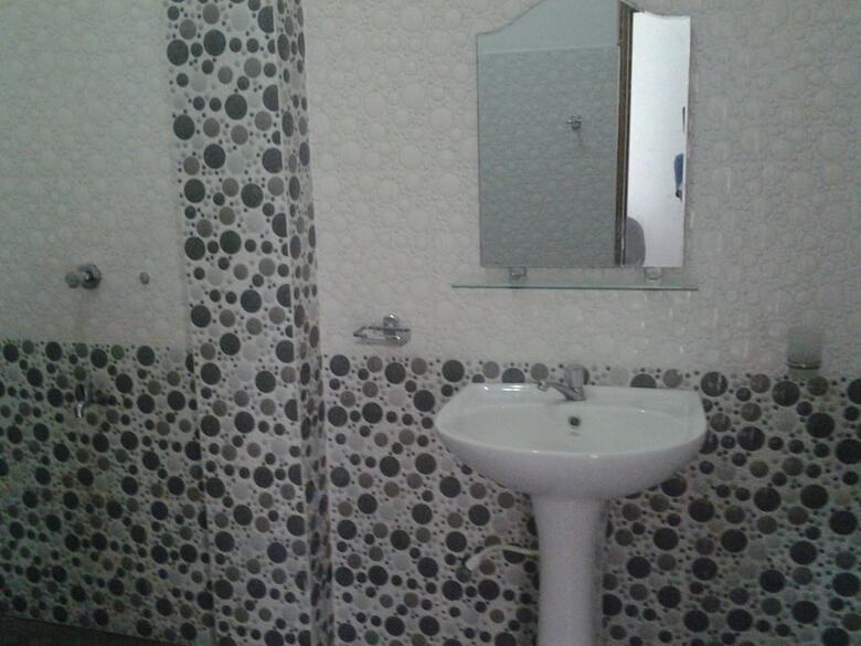 Hotel Orchid Villa  10