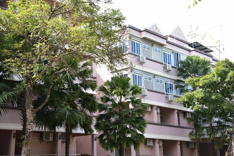 Hotel Phuranya Resort
