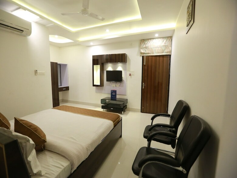 Oyo 8837 Hotel Surya Galaxy