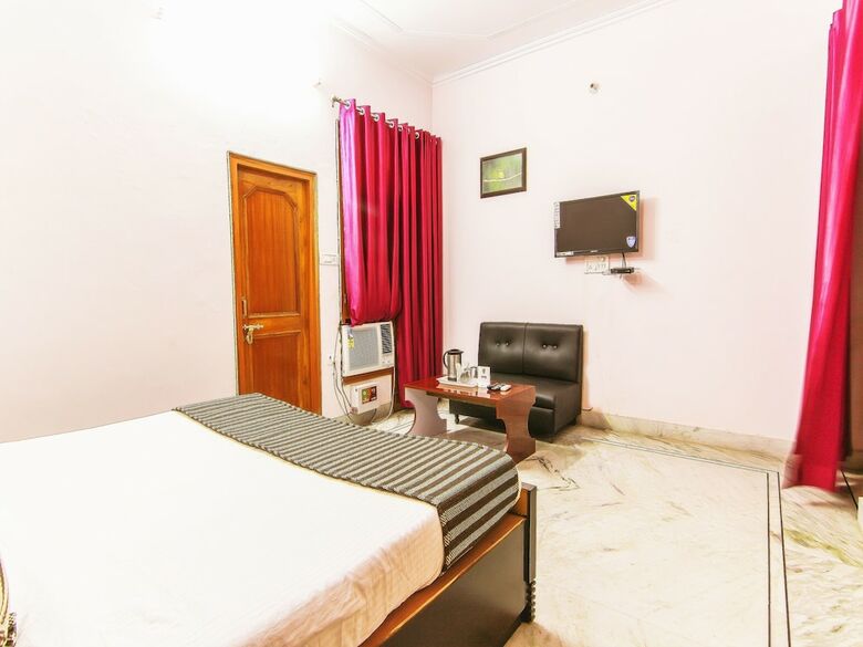 Oyo 9008 Hotel Jmd Inn