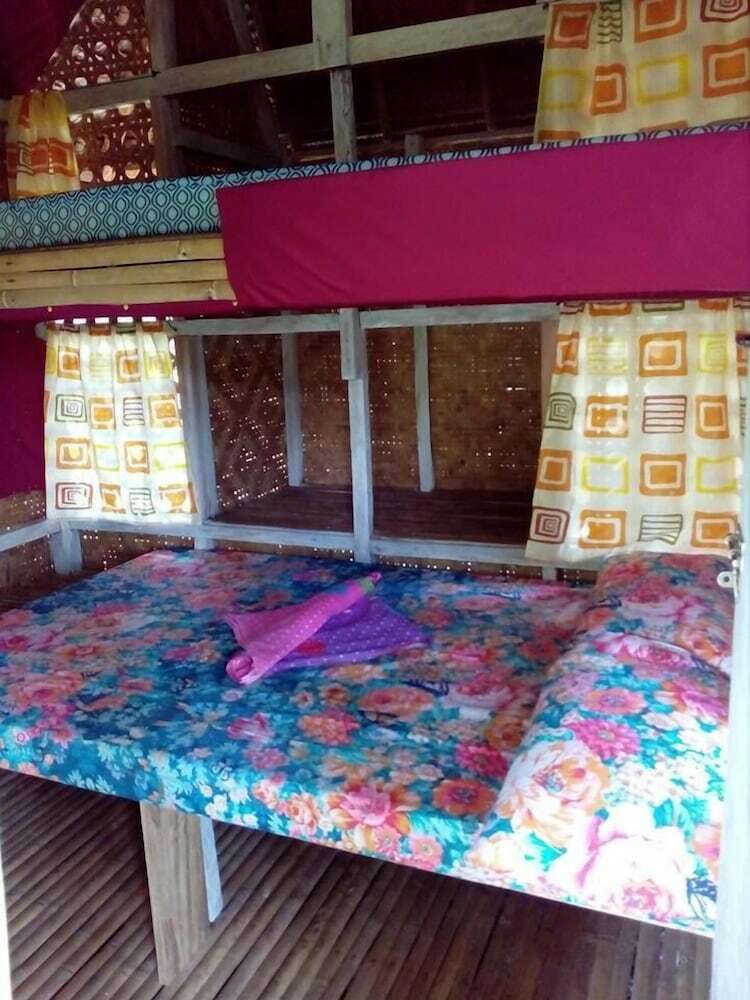 Hostal Batuan Hammock Hostel