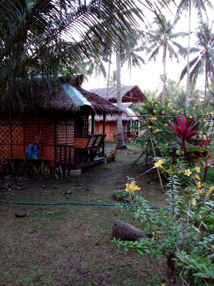Hostal Batuan Hammock Hostel