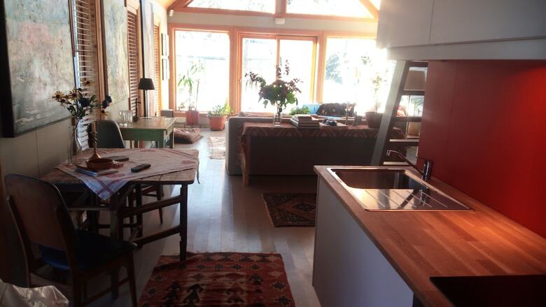 B� Art Studio