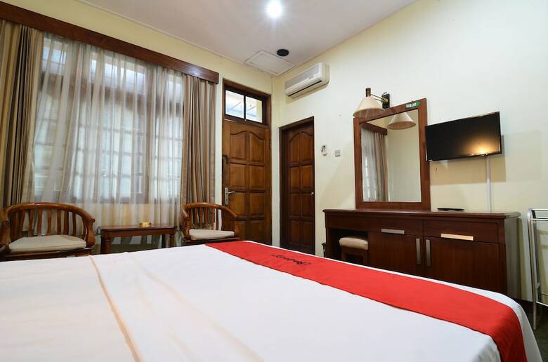 Hotel Reddoorz Plus @ Laweyan