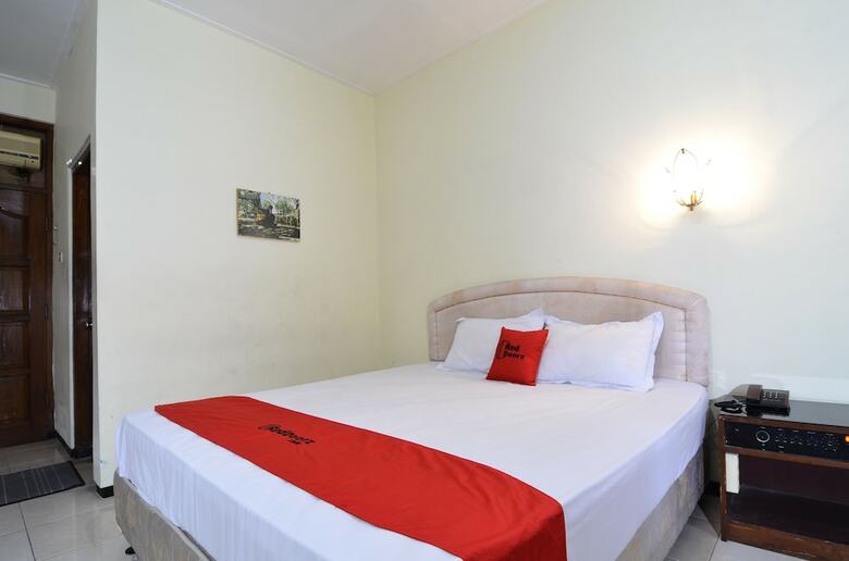 Hotel Reddoorz Plus @ Laweyan
