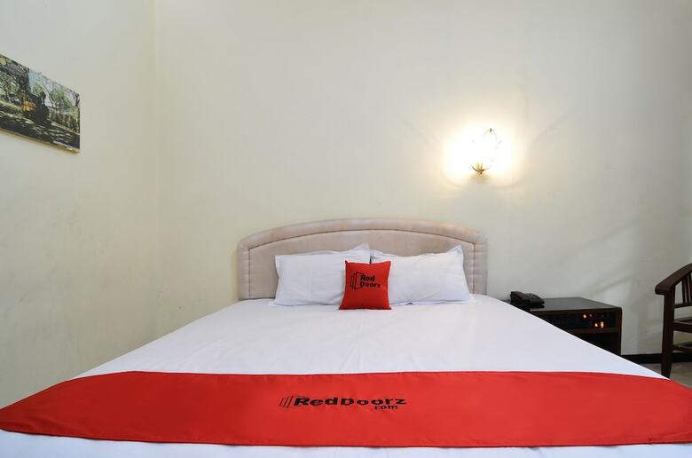 Hotel Reddoorz Plus @ Laweyan