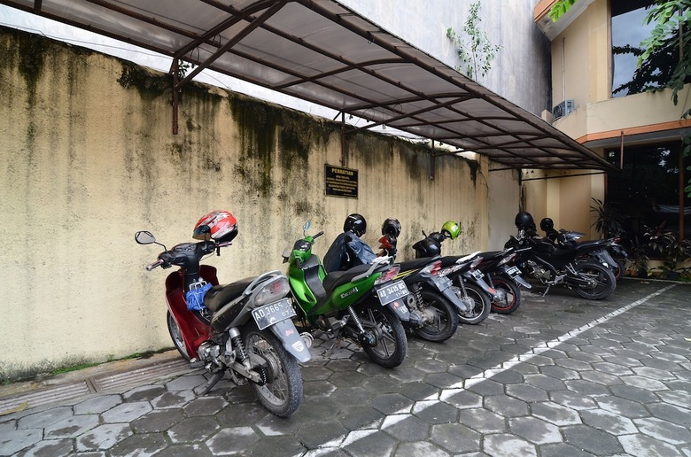 Hotel Reddoorz Plus @ Laweyan
