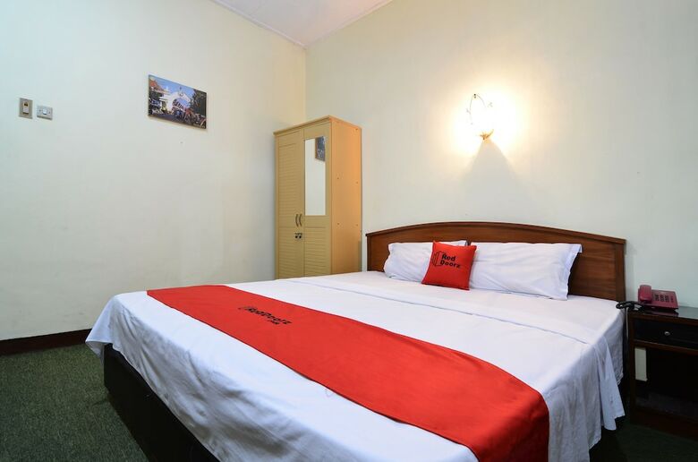 Hotel Reddoorz Plus @ Laweyan