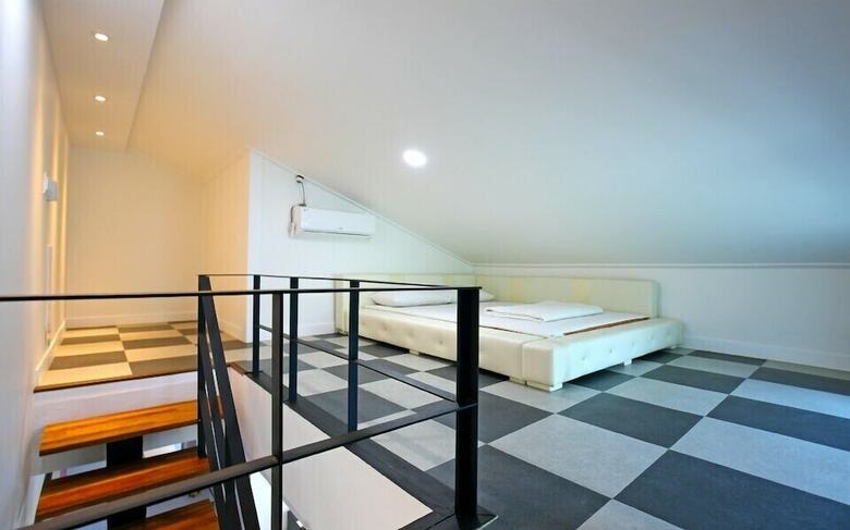 Gyeongju The One Pension - Blue