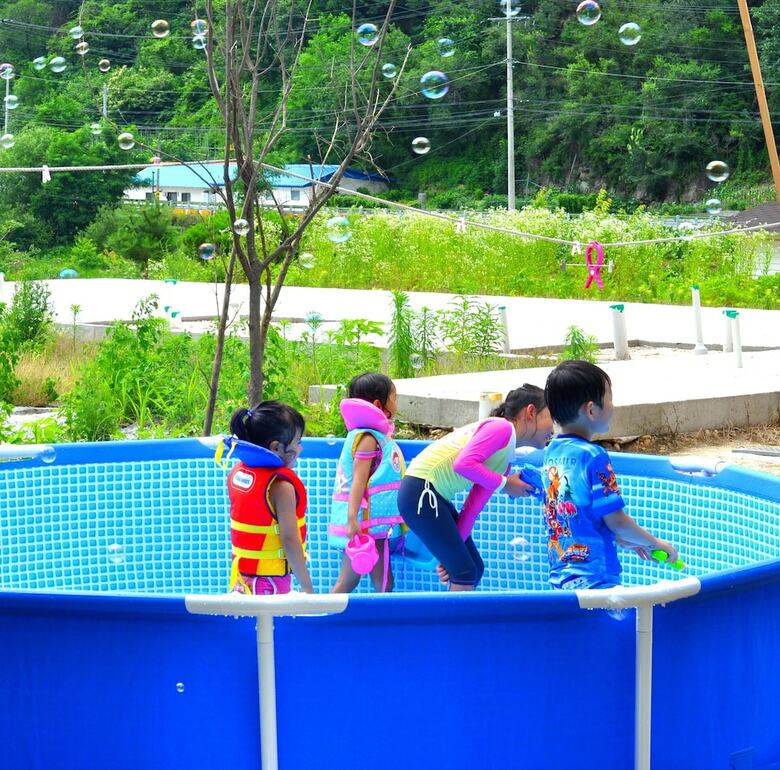 Mountain Water Smell Red Clay Pension