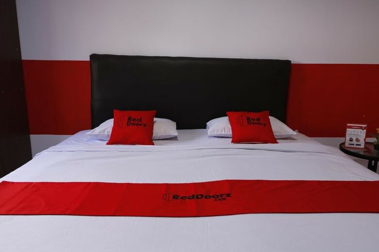 Hotel Reddoorz Plus @ Samratulangi Manado